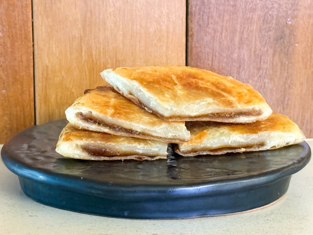 The traditional version of ‘hotteok’ has a gooey filling of brown sugar and honey. —Picture by Lee Khang Yi