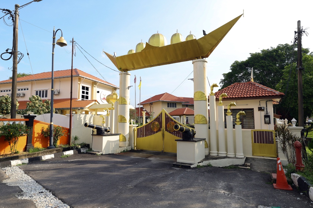 Media practitioners are seen outside the Balai Undang Sungei Ujong in Seremban on April 30, 2026. — Bernama pic