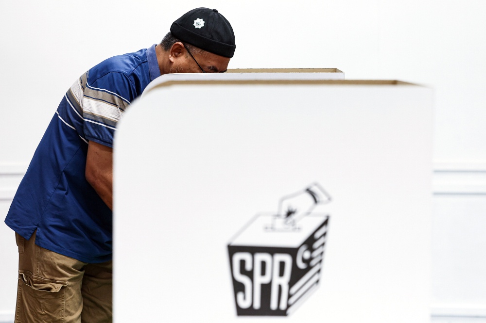 The Election Commission (EC) had earlier set a voter turnout target of 70 per cent for this election, with full results expected as early as 10 pm tonight. — Bernama pic