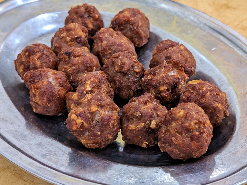 If gelatin and fat aren’t your thing, there are also fried meatballs for some crispy contrast. — Picture by Ethan Lau