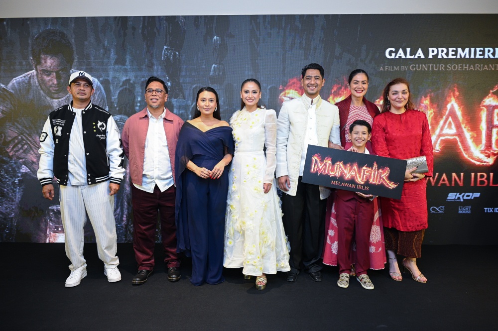 The cast and team of ‘Munafik: Melawan Iblis’ at the film’s gala premiere on September 30. — Picture courtesy of Astro Shaw