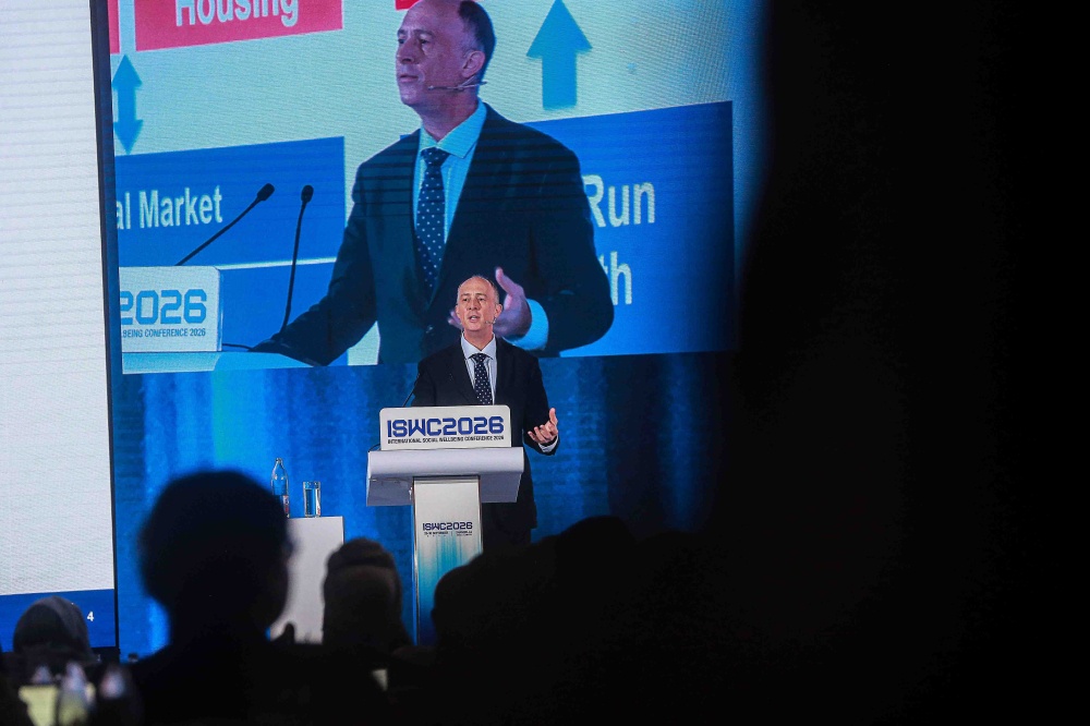 William Price, a former global pension expert with the World Bank who has also worked with the UK Treasury and UK Pensions Regulator, said Malaysia could raise its retirement age and EPF withdrawal age while introducing a tax-funded pension from age 75. — Picture by Sayuti Zainudin