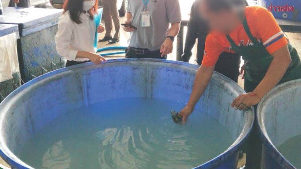 Image from: 泰国惊现「假椰水」!清水+香精竟冒充天然椰子水出售