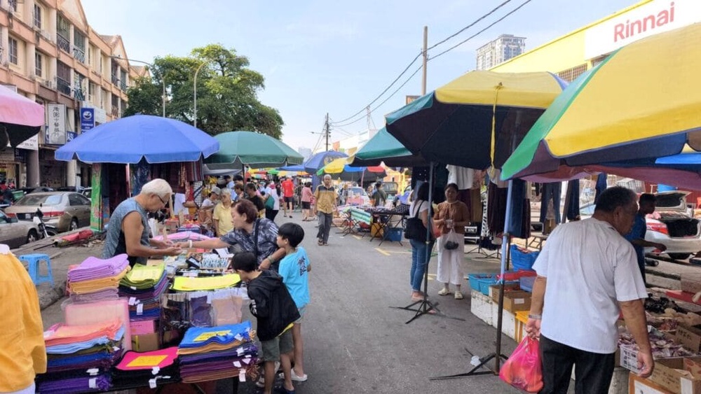 Image from: 看了好心酸!大马中年男子烈日下平躺Taman OUG乞讨!网友:在 kepong 见过他!