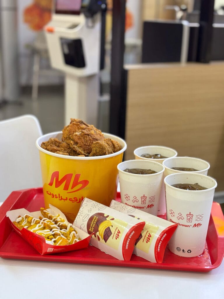 Image from: 全网最划算的炸鸡桶非它莫属！Marrybrown限时推出「Bucket Kita」优惠！6块炸鸡RM50还有找!