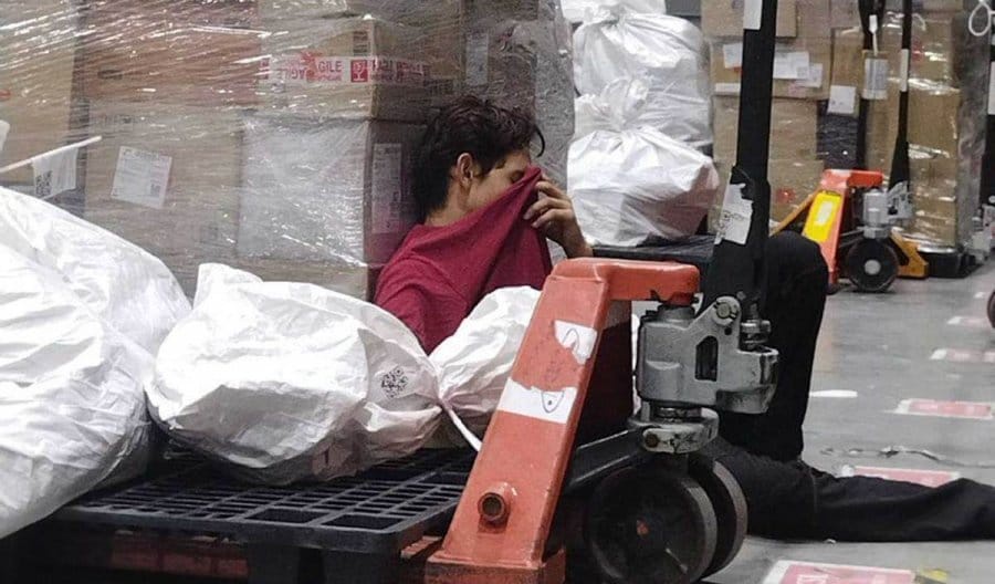 Image from: 一天只吃一餐也行,孩子不能挨饿!26岁单亲爸为养育3岁女儿拼命维生!