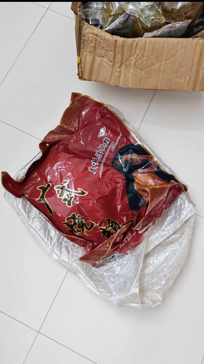 Image from: 不是吧！RM8买到整只烧鹅？男子开箱拼多多美食，味道竟意外不踩雷...