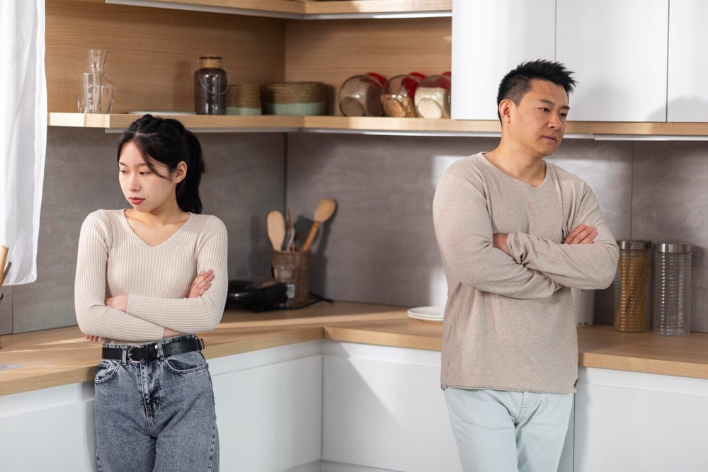 Image from: 交往整整1年！女友一直不公开恋情，还对外称他「只是普通朋友」！