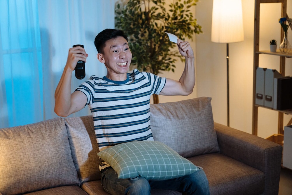 Image from: 世界杯变分手杯？女子抱怨和男友为了足球赛吵了N次，引网友疯狂共鸣！