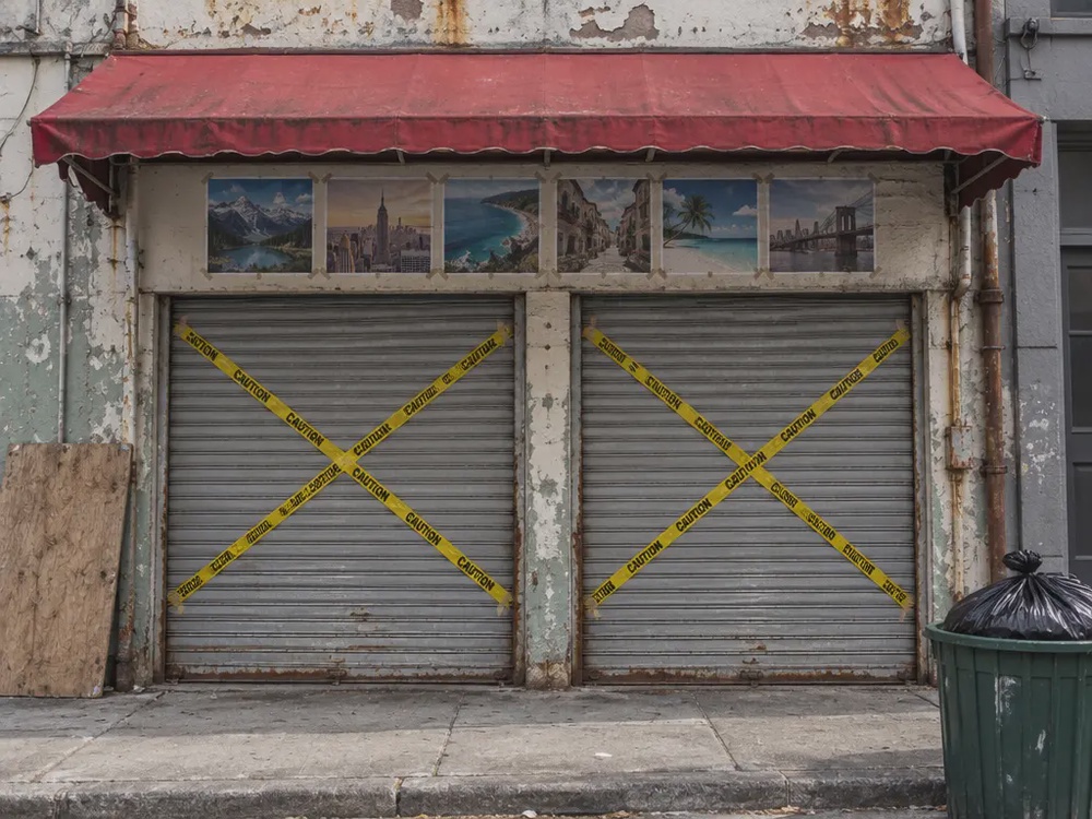 Image from: 执照被取消还照做!槟市厅雷霆行动,外籍人士店铺当场遭查封