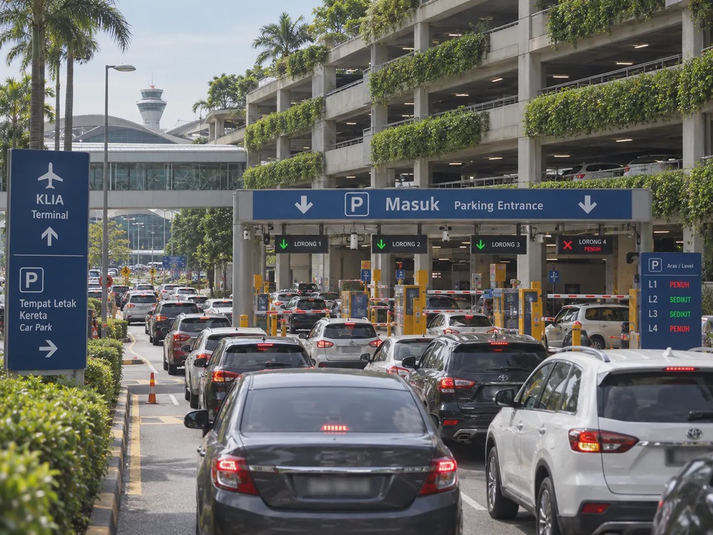 Image from: 去Sepang看F1不要再停KLIA!20万人进赛场,机场Parking一早爆满!