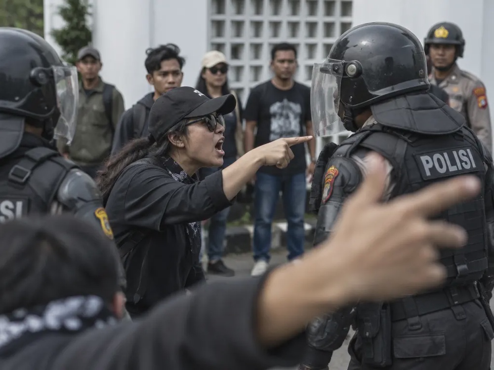Image from: 印尼林火烧不停、严重烟霾引爆民怨!民众上街抗议,中央与地方政府因灭火责任互相推责!