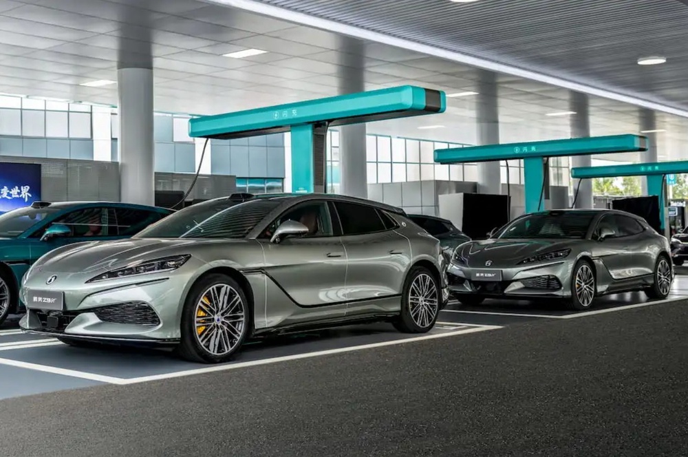 The Denza D9 DM-I PHEV goes worldwide, coming to Malaysia soon?