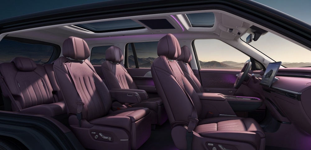 Xpeng GX debuts in China as brand’s flagship with BEV and REEV variants