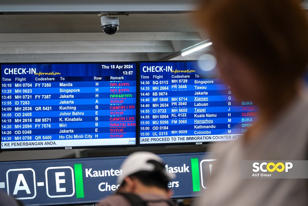 Mount Ruang eruption: flights in and out of nine airports in Borneo ...