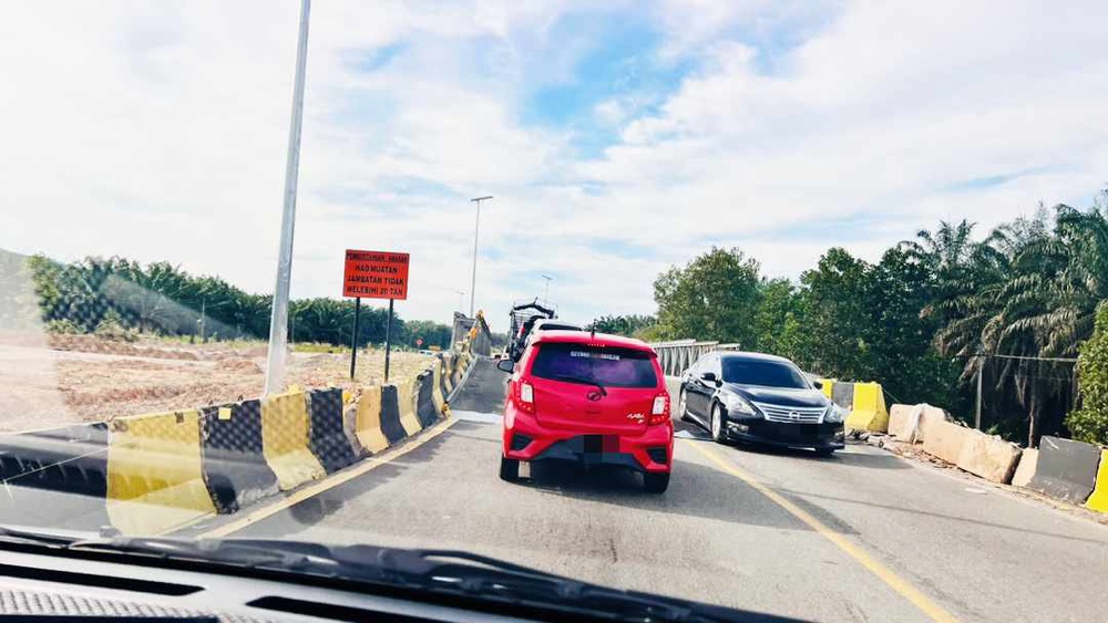 Pengguna Lebuhraya Tun Razak KuantanSegamat kecewa sangkut ‘jem’ 2 jam