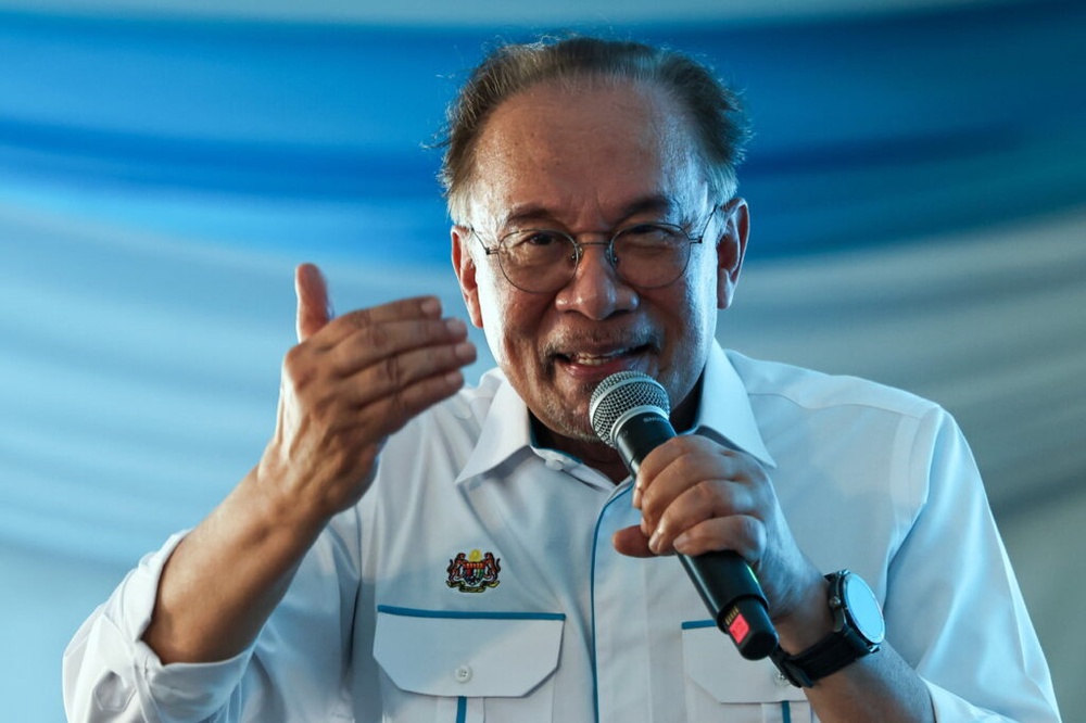 “That’s Amirudin’s view”: Anwar says on proposal to make Nurul Izzah S ...