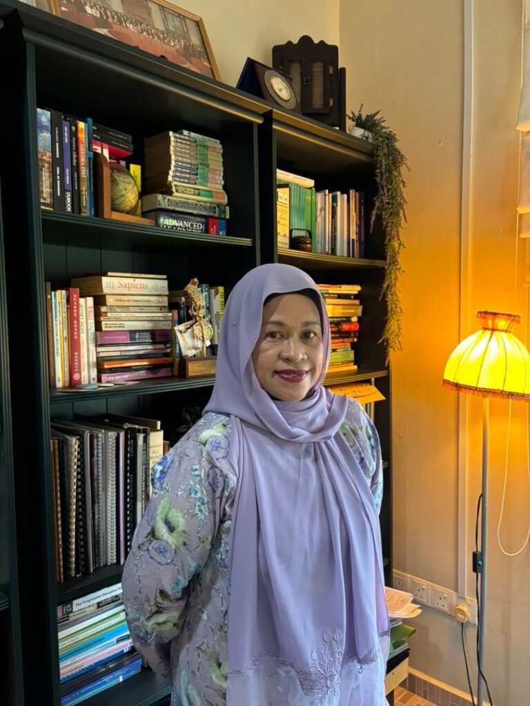 Image from: Gelang berlian patah, bekas pensyarah dapat pampasan menerusi Tribunal Pengguna