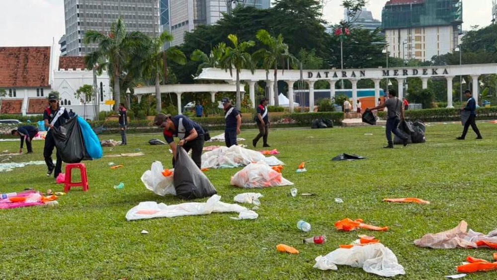 Image from: Hannah Yeoh urges civic responsibility after Dataran Merdeka left littered following World Cup Final
