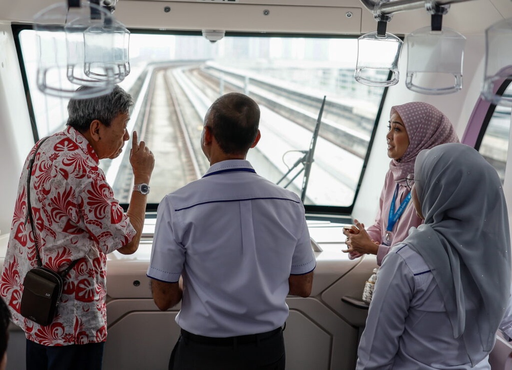 Image from: Sultan Selangor rakam setinggi penghargaan kepada 13,000 warga Prasarana dan MRCB realisasi LRT3