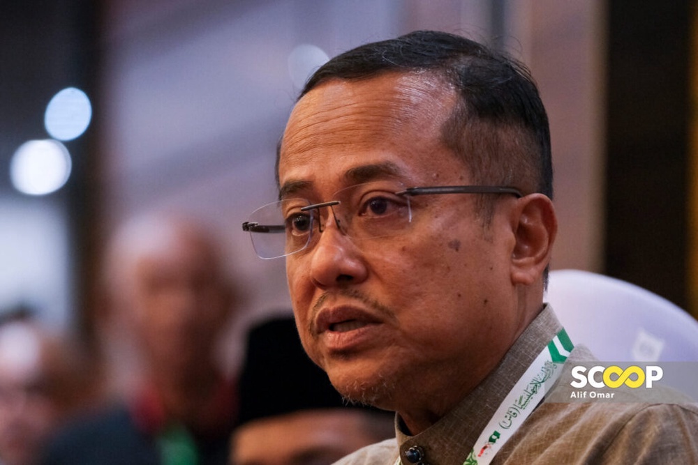 Image from: DAPSY accuses Akmal of double standards over Jalur Gemilang gaffe