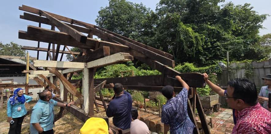 Image from: Living heritage, dying skills: The rush to preserve Malaysia’s timber legacy – Maria J. Dass