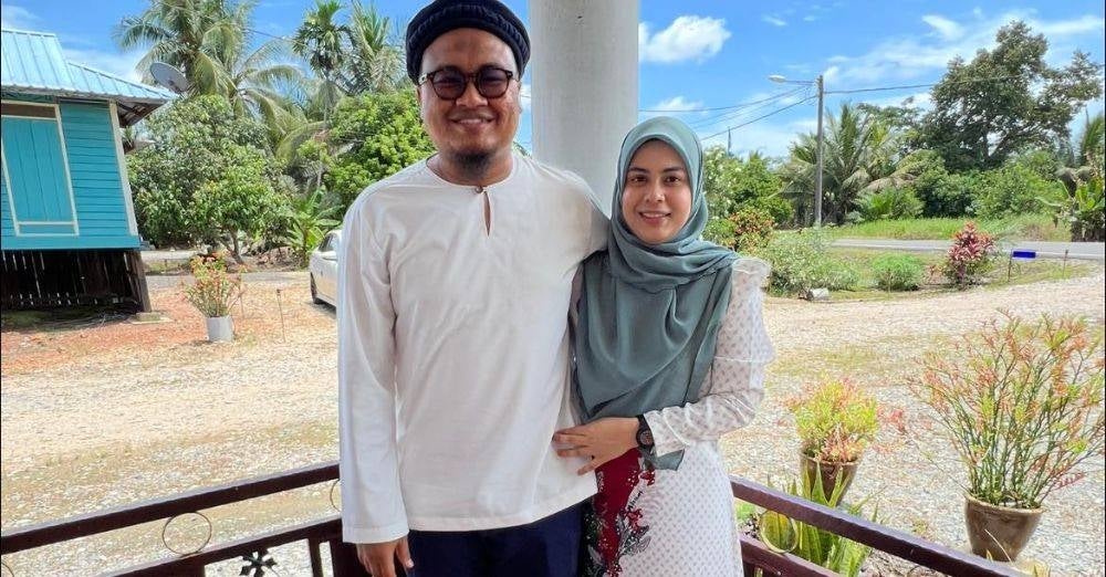 Image from: 'Dakapan terakhir kuat dan erat...'  Momen terakhir wanita kiriman dari syurga, catatan suami sebelum Cikgu Jamaliah pergi selamanya undang sebak