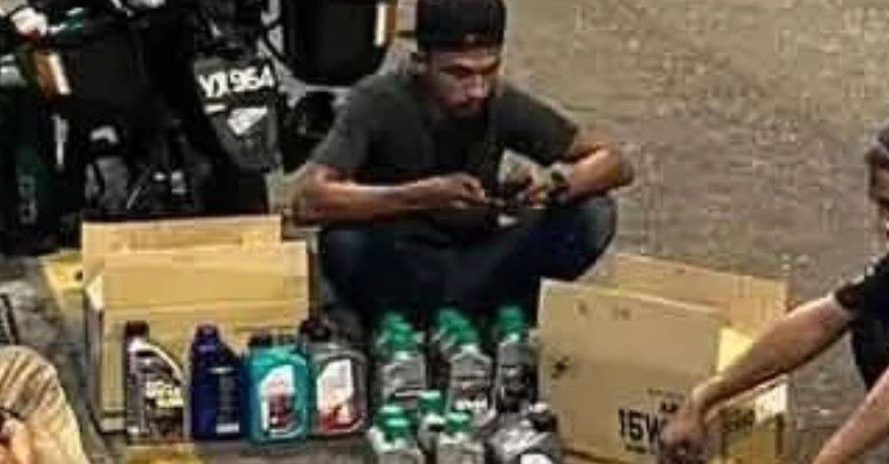 Image from: Motosikal rosak, duit ‘ngam-ngam’ bayar pomen tular, Dicky rupanya bapa tunggal, 8 tahun merantau ke KL cari rezeki besarkan anak