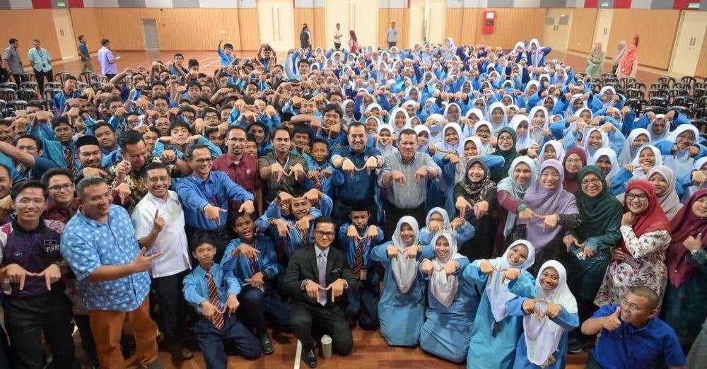 Image from: MRSM guna warden sepenuh masa, guru fokus mengajar. 'Bekas anggota beruniform dipilih dengan ketat'