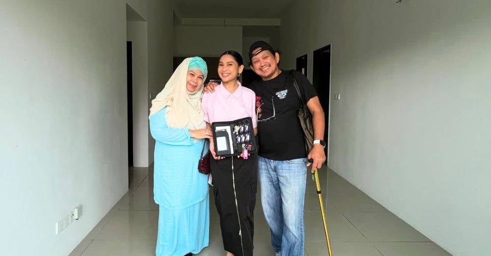 Image from: Sissy Imann beli rumah pertama usia 28 tahun hasil titik peluh sendiri. 'My own blood, sweat & tears, Alhamdulillah'