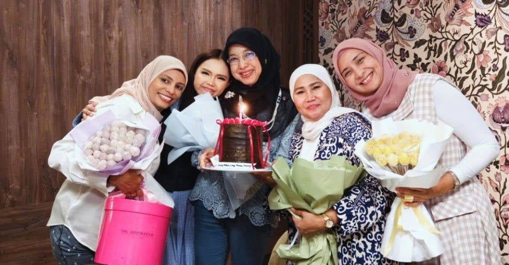 Image from: Dulu dibuang kini disayangi, kasih ibu Syed Saddiq terhadap Bella Astillah curi perhatian. 'Mama akan simpan sampai akhir hayat…'