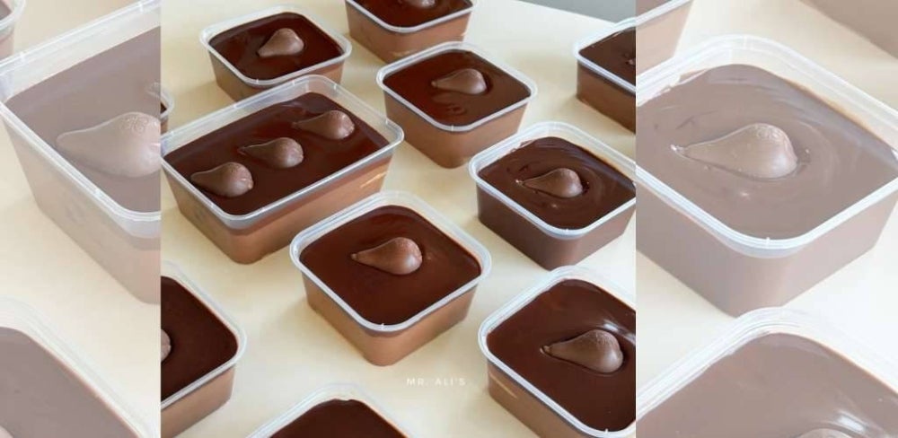 Image from: Pelajar sanggup menyorok belakang tiang, malu beri cikgu kuih ros patah – 'Hadiah Hari Guru buat saya bergenang air mata'