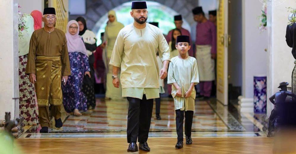 Image from: Berandam surai Tunku Khadeeja Khayra, anakanda kelima Pemangku Sultan Johor berlangsung penuh adat