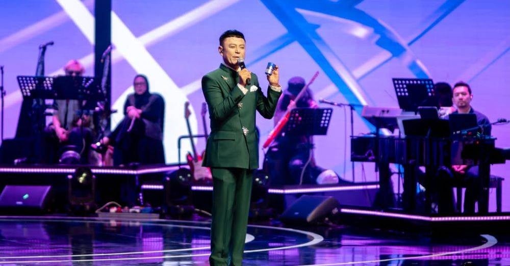 Image from: 'Segala wang yang masuk untuk Adam Adrian.' Aznil buka tabung bantu anak Amyza Aznan