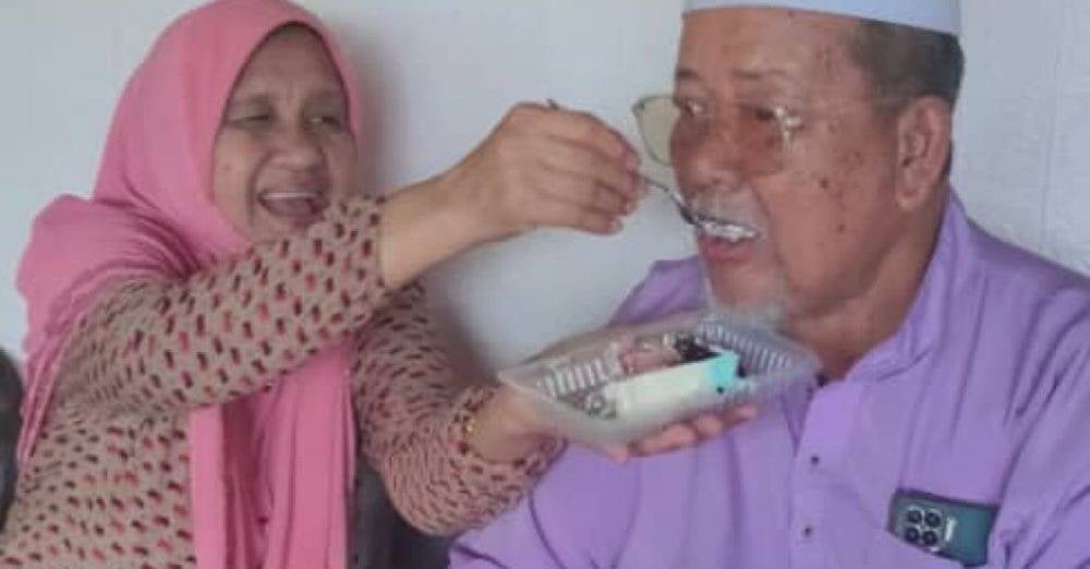 Image from: 'Duduk sebelah, tapi tak sempat.' Isteri derita strok pergi selamanya ketika suami sedang solat, hembus nafas terakhir semasa takbir