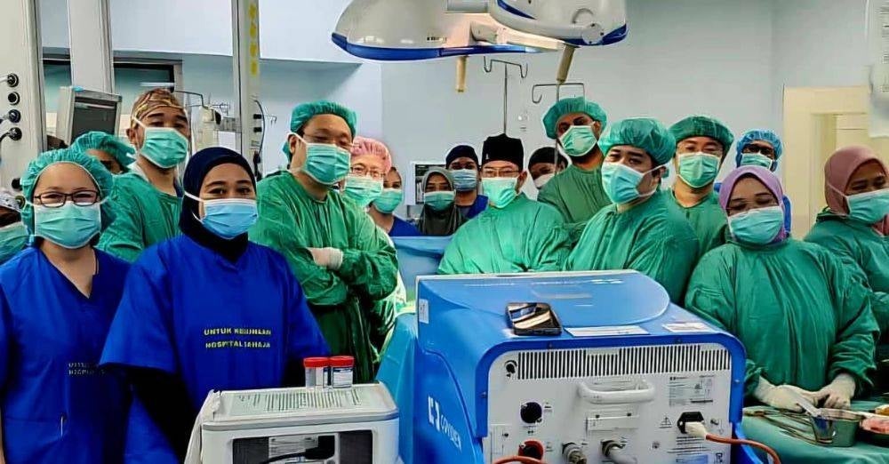 Image from: Sampai ke nafas berakhir menabur jasa, juruukur wanita pertama negara & bekas pensyarah Normah Abdullah derma 5 organ selepas mati otak