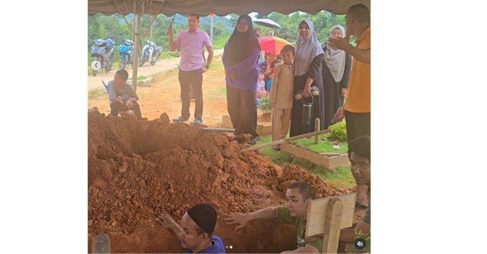 Image from: Pengebumian tertangguh lebih sejam, jenazah sudah dalam liang gara-gara tuntutan RM1,400 urus jenazah