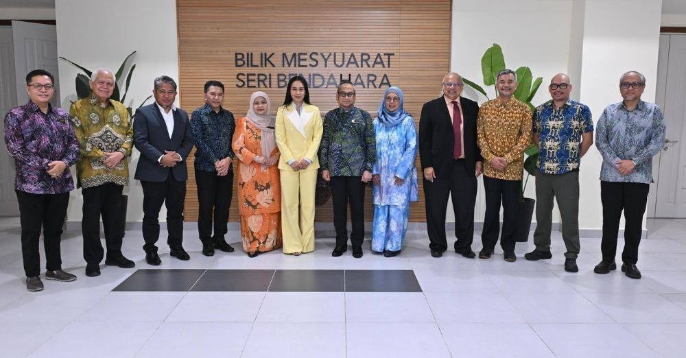 Image from: Syafinaz kini Pengerusi Lembaga Pengarah ASWARA