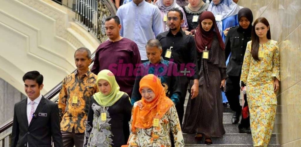 Image from: 'Kalau perlu tunggu lagi 2 minggu, saya akur...' – 6 tahun berjuang, Syed Saddiq tenang walau keputusan kes ditangguh lagi