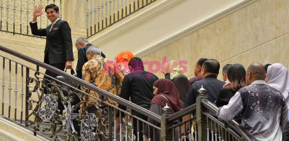 Image from: 'Kalau perlu tunggu lagi 2 minggu, saya akur...' – 6 tahun berjuang, Syed Saddiq tenang walau keputusan kes ditangguh lagi