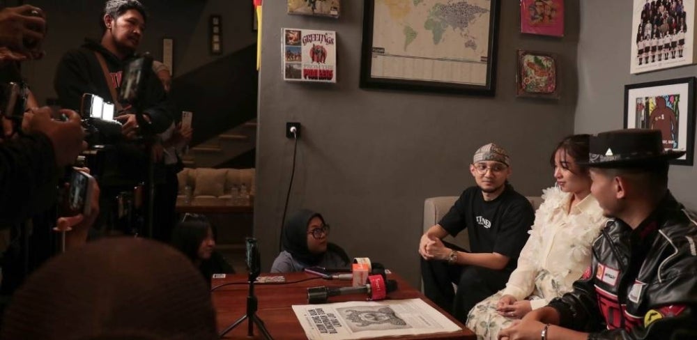 Image from: Kmy Kmo & Luca Sickta bergabung dengan Niken Salindry, angkat budaya Nusantara menerusi Tinggi