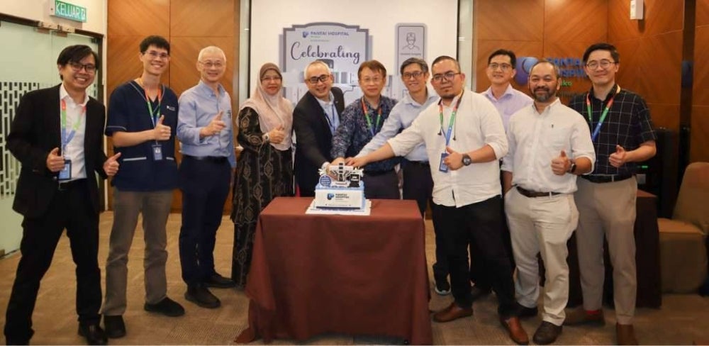 Image from: Catat rekod 100 kes! Ini kelebihan rawatan kanser tonsil guna robotik Da Vinci Xi di Melaka yang ramai tak tahu