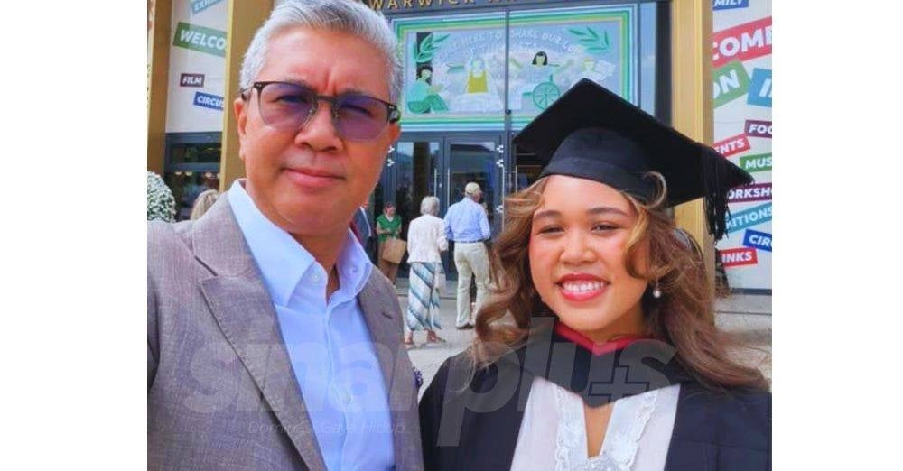 Image from: 'Dulu hantar belajar, hari ini raikan graduasi' - Tengku Zafrul bangga anak sulung genggam ijazah kelas pertama universiti ternama UK