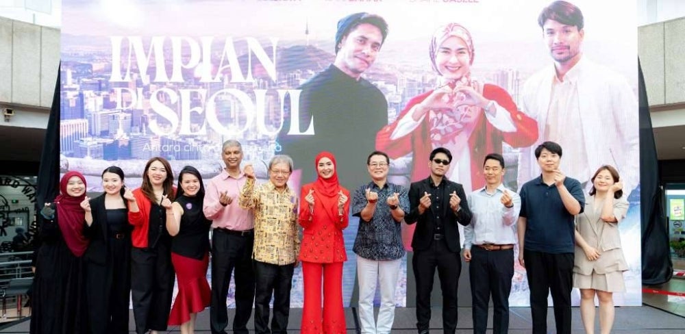 Image from: Muka baharu silih berganti, Shahz Jaszle tetap laris! Dedah rahsia 11 tahun kekal bahagia – 'Bergaduh bagaimanapun, tetap tidur bersama'