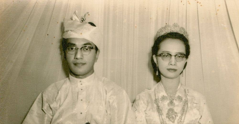 Image from: Tun Mahathir, Tun Hasmah genap 70 tahun bersama, pernah kongsi tip bahagia. 'Tak suka sakitkan hati pasangan, kahwin sampai akhir hayat'