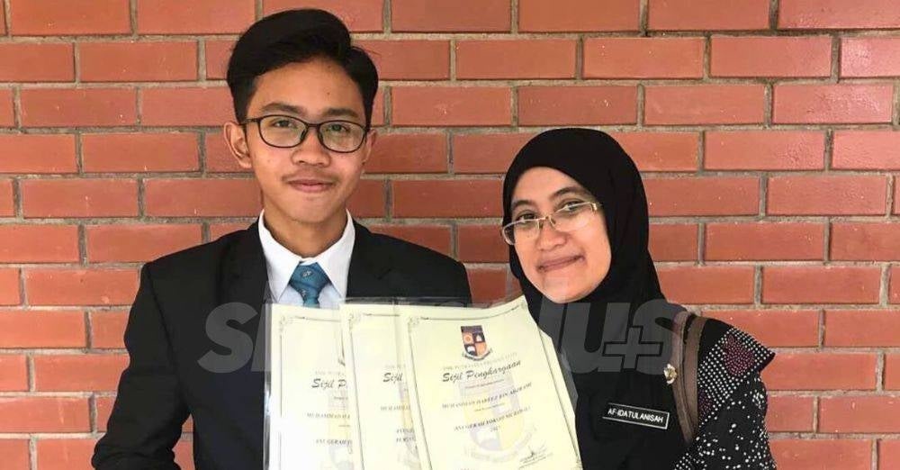 Image from: 'Kejarlah ilmu, walau sejauh mana pun...' Haroqs terima Anugerah Penghargaan Khas Naib Canselor UPSI