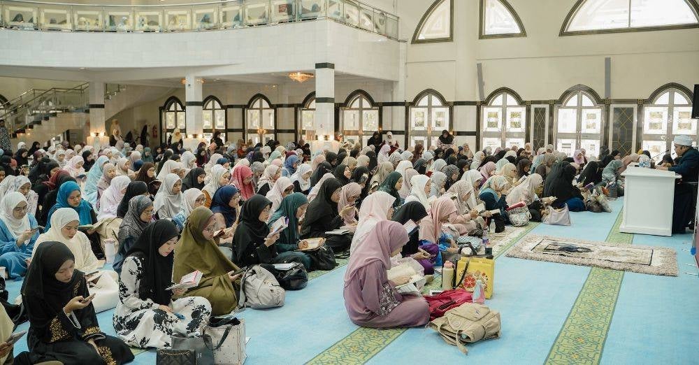 Image from: Bukan lagi tunggu usia emas, wanita kini pilih jejak Tanah Suci lebih awal bersama komuniti