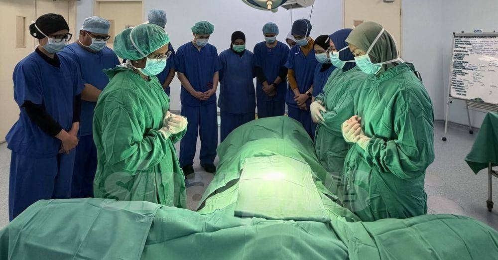 Image from: 'Selamat jalan, salute pengorbananmu.' Amal jariah terakhir Muhammad Nicklos, derma empat tisu buat warganet sebak