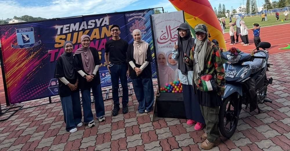 Image from: Bermula daripada cita rasa si kecil, Nadiah hasilkan hijab sedondon untuk ibu dan anak