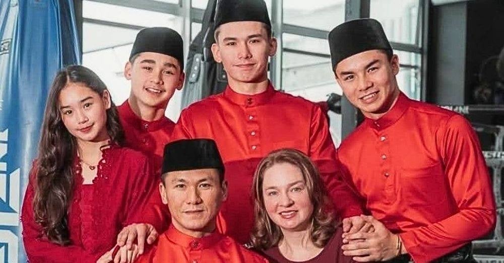 Image from: Ikut jejak 3 abang, Mia Ghazali raih emas Muay Thai SUKMA. '2022, 2024, 2026 berturut-turut daripada keluarga Ghazali untuk Sarawak'